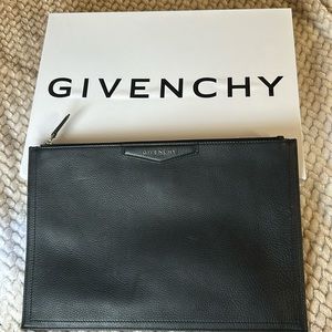 Givenchy Antigona L Pouch